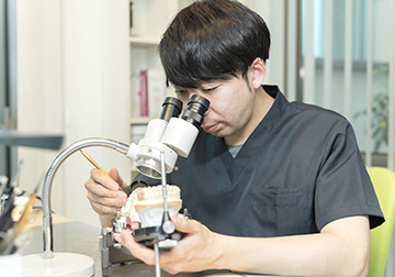 院内技工所併設による質が高く迅速な人工歯作製
